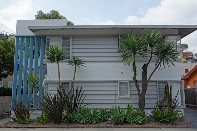 Primary Photo - 2357 Griffith Park Blvd