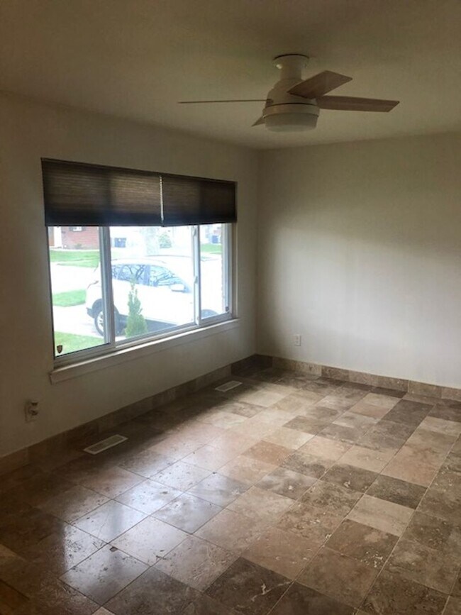 Building Photo - WONDERFUL 4 BED/2BATH SINGLE FAMILY HOME I...