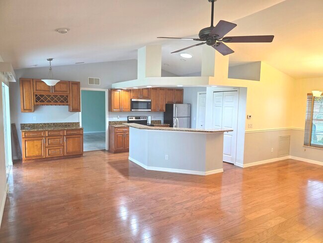 Foto del edificio - 4365 SW Appleseed Rd