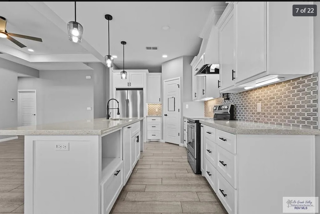Building Photo - 8802 Swan Lk Dr