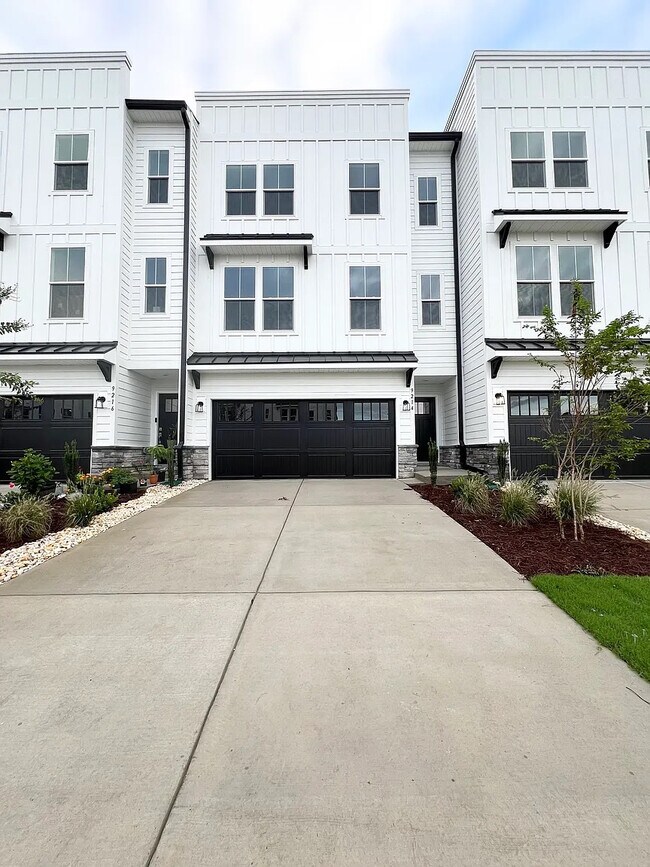 Building Photo - Room in Townhome on Walnut Hill Rd NW