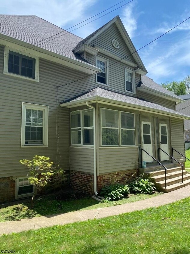 Primary Photo - 40 King St