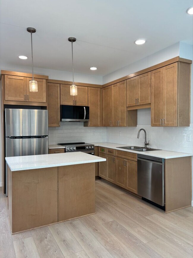 Foto del edificio - 2 Bed 2.5 Bath New-Construction Duplex