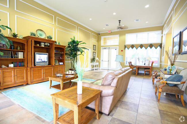 Belleair Place Apartments - Clearwater, Fl 