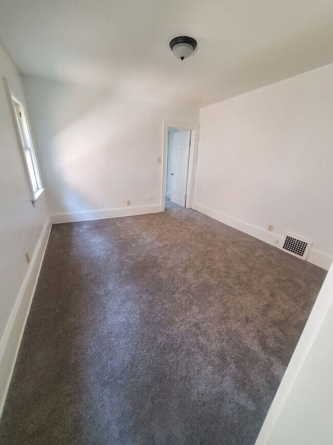 Building Photo - 2834 N 54th St