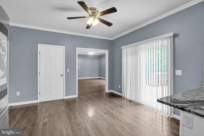 Building Photo - 3003 Mediterranean Dr