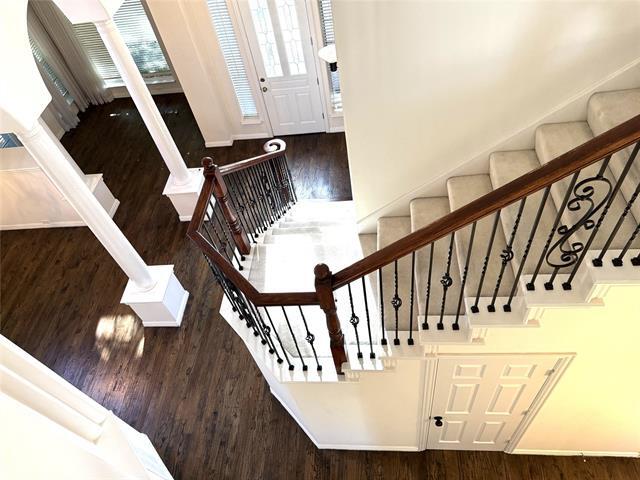 Foto del edificio - 2704 Meadow Hills Ln