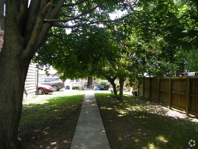 Building Photo - 48 E Summit Ave