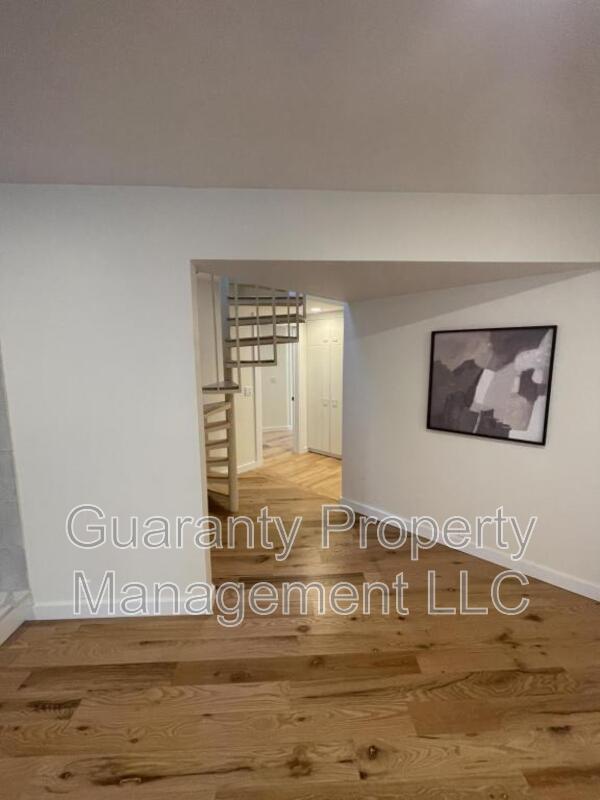 Building Photo - 475 St Andrews Dr