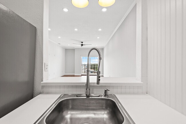 Foto del edificio - 235 6th St NW