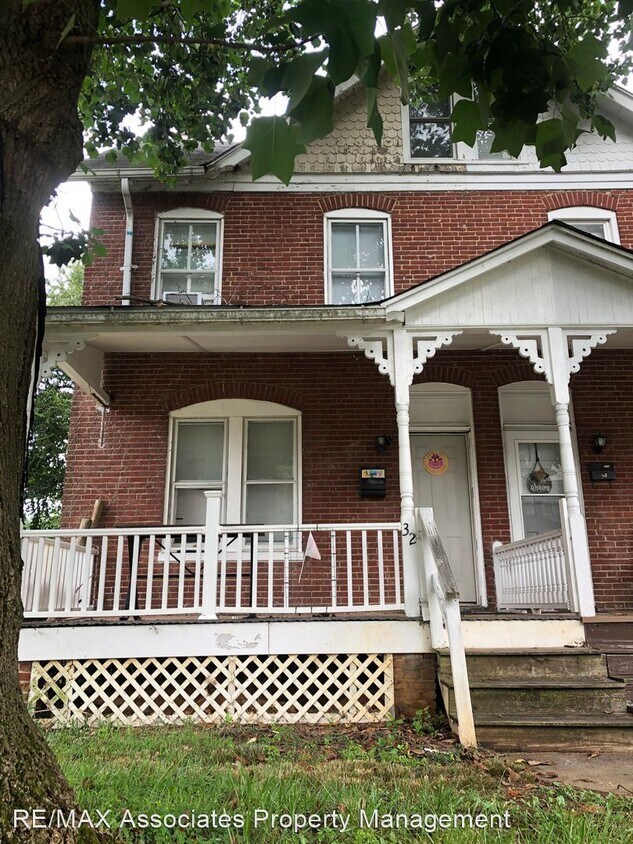 Foto principal - 3 br, 1 bath House - 32 Prospect Avenue