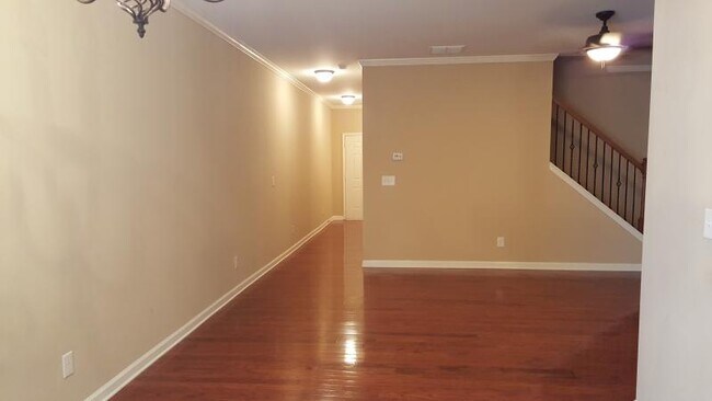 Building Photo - 4775 Beacon Ridge