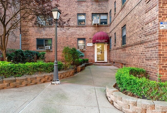 Building Photo - 102-25 67th Rd