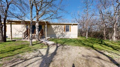 Building Photo - 5585 Straub Rd