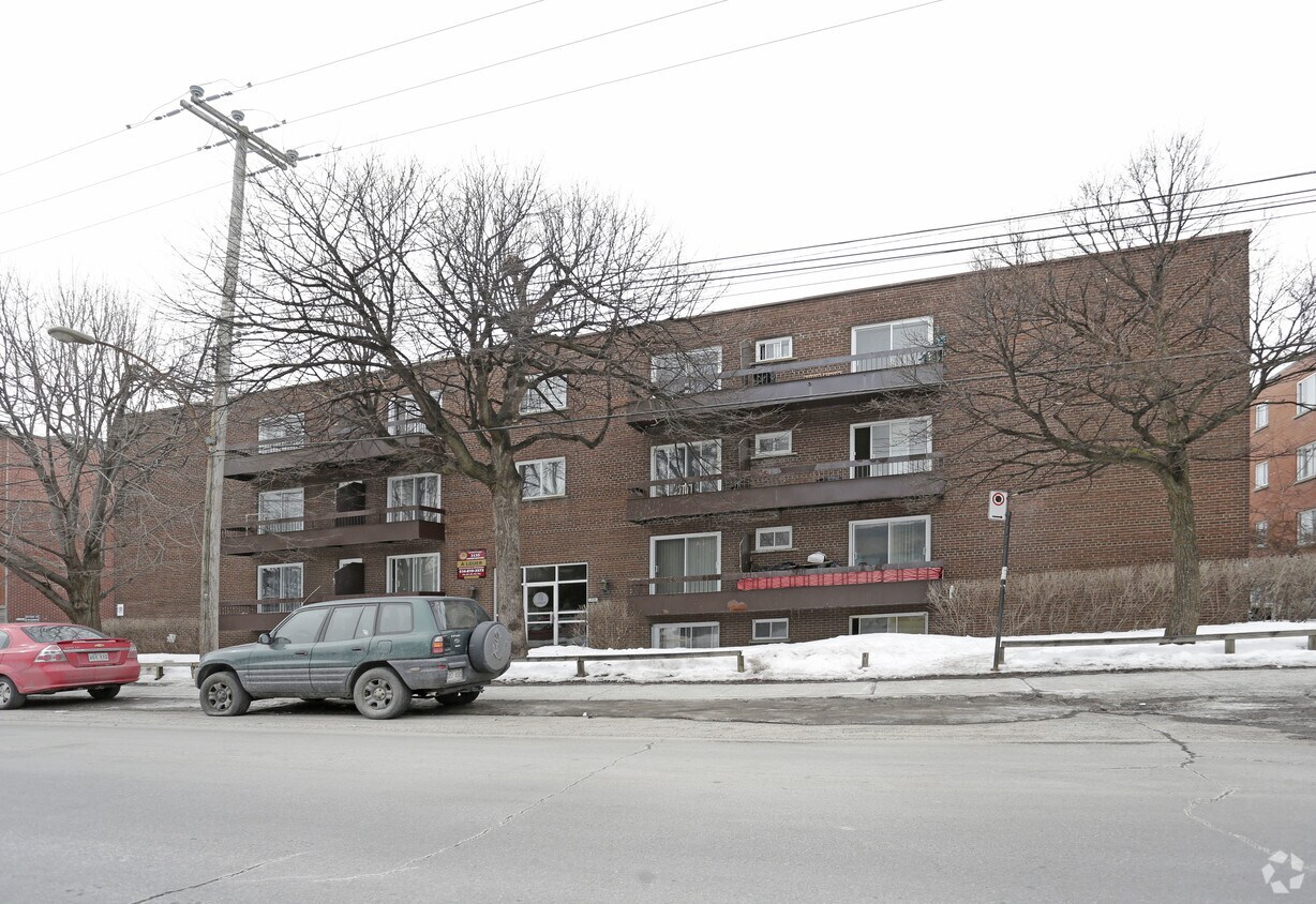 Building Photo - 3135 Bedford