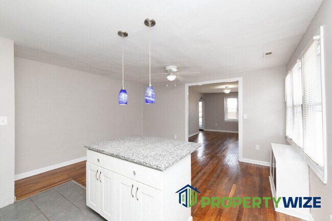 Foto del edificio - 4217 Chatham Rd - B