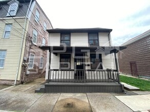 Building Photo - 144 Wilson St