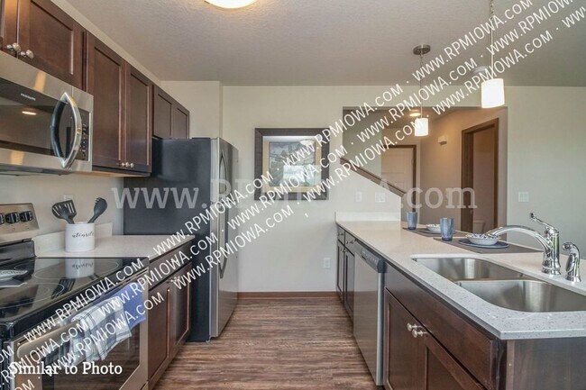 Building Photo - LIMITED AVAILABILITY!! 3 Bedroom, 2.5 Bath...