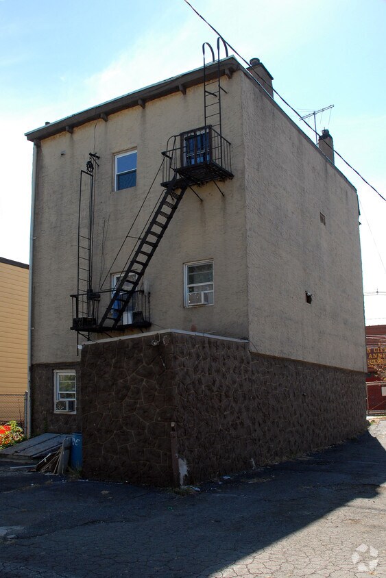 Building Photo - 122-132 34th St