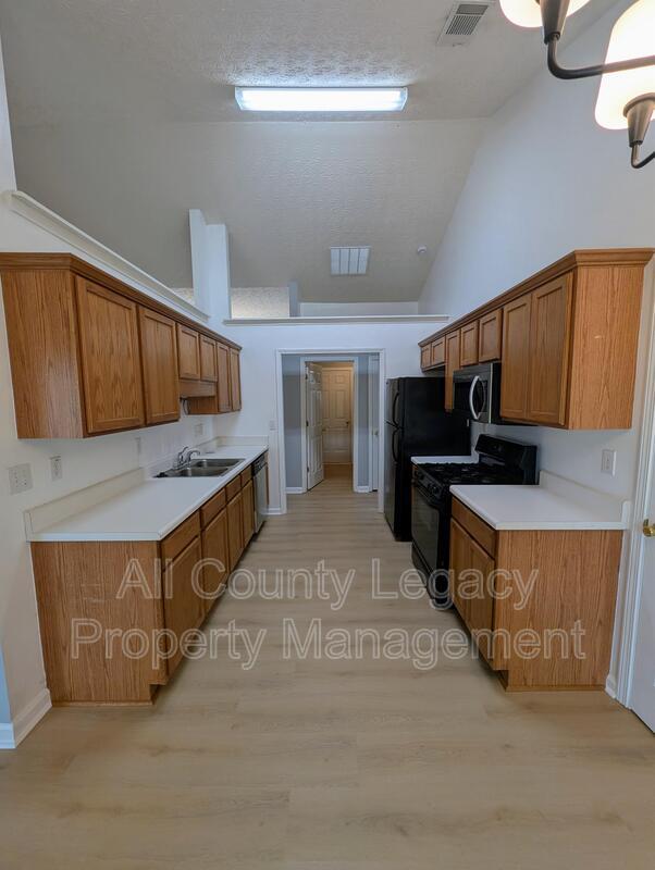 Building Photo - 2175 Charleston Oak Cir