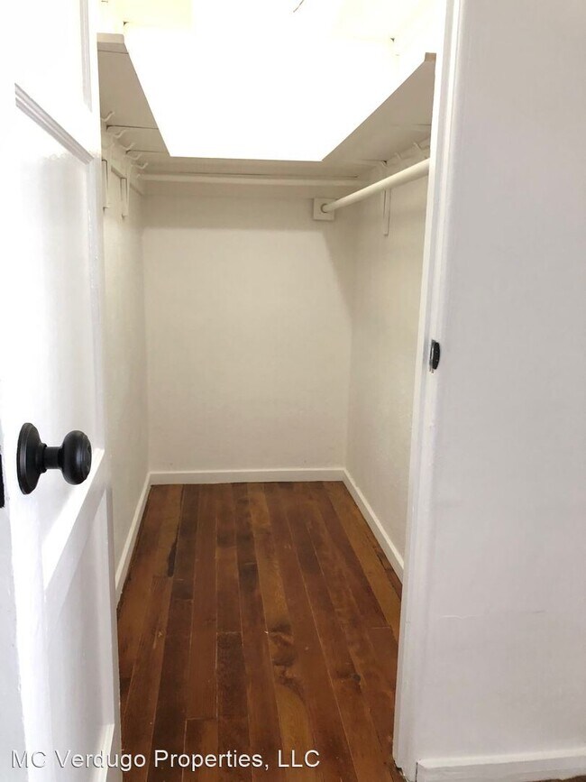 Foto del edificio - 321 S Verdugo Rd