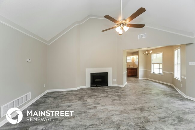 Building Photo - 6580 Silver Oak Cove