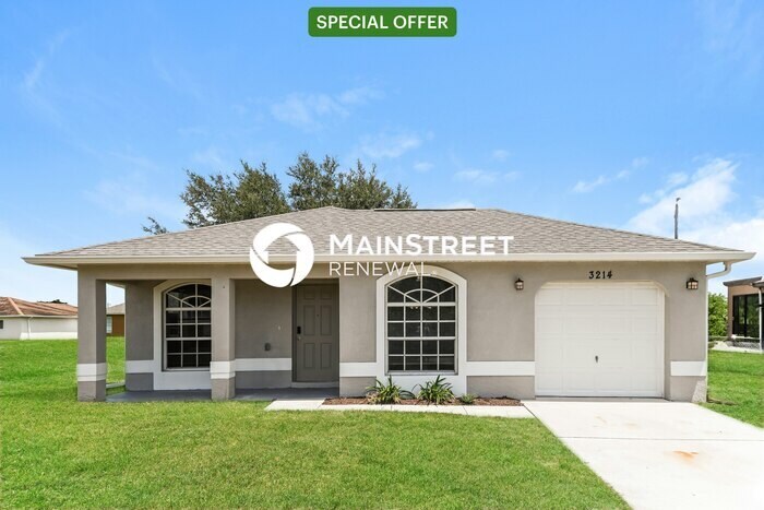 Foto principal - 3 Bedroom Pet-Friendly Home in Lehigh Acre...