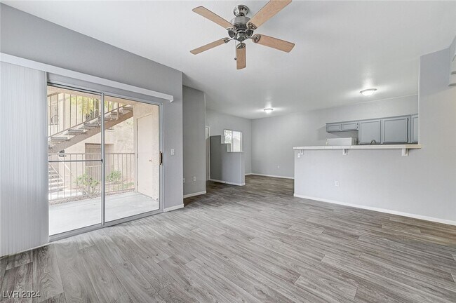 Building Photo - 2110 Los Feliz St