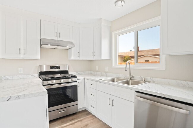 Building Photo - 8401 Dube Ct