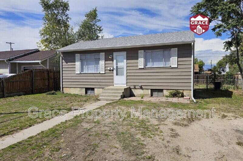 Foto principal - 7855 Kenwood St