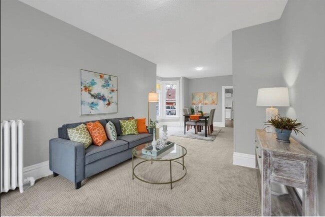 Building Photo - 1055 7th St W