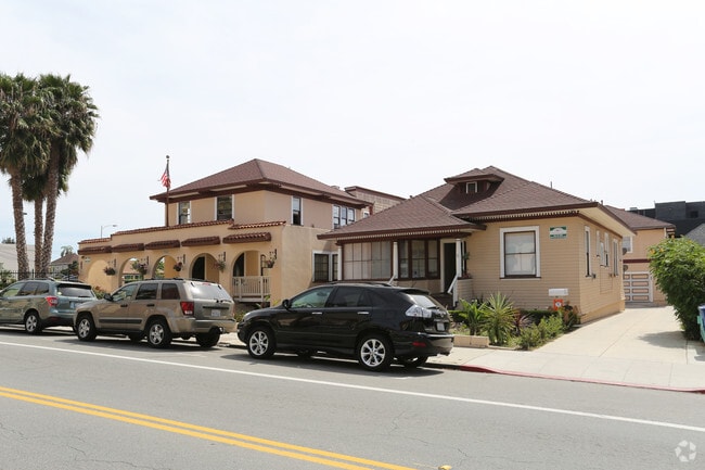 Building Photo - 732 E. Santa Clara St.