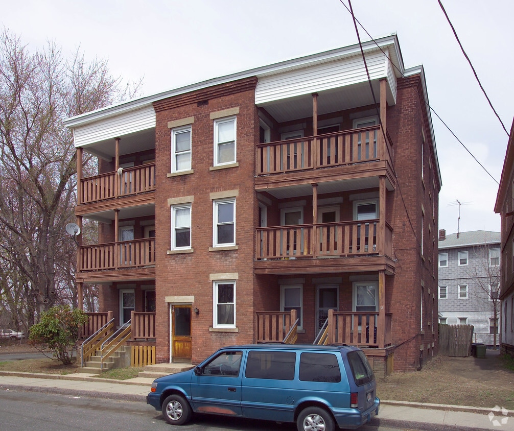 1822 Riverview Pl, Chicopee, MA 01013 Apartments in Chicopee, MA