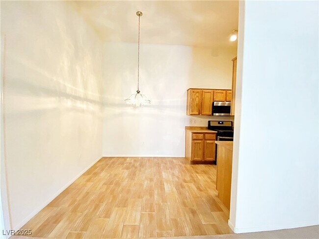 Foto del edificio - 3481 Desert Cliff St