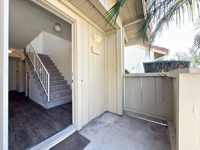 Foto del edificio - 2 Bedroom + LOFT in La Costa!