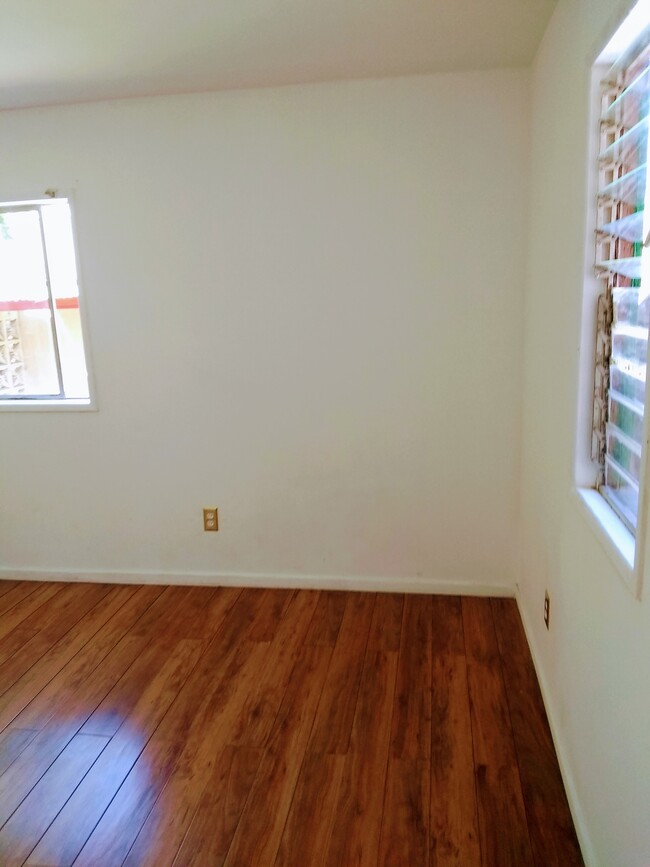 Master bedroom - 1130 Centinela Ave