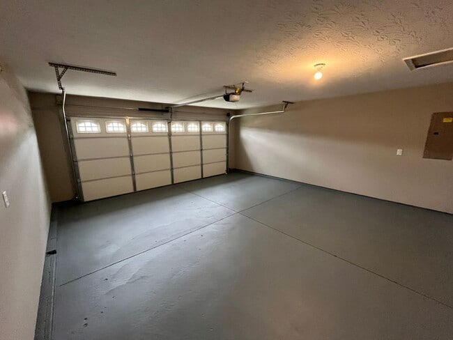 Foto del edificio - 2025 Waynedale Ct 3BR/2BA (Middletown)