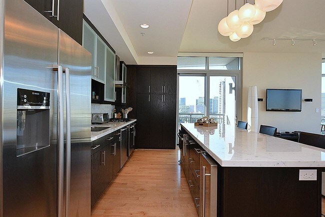 Building Photo - 2207 Bancroft Ln