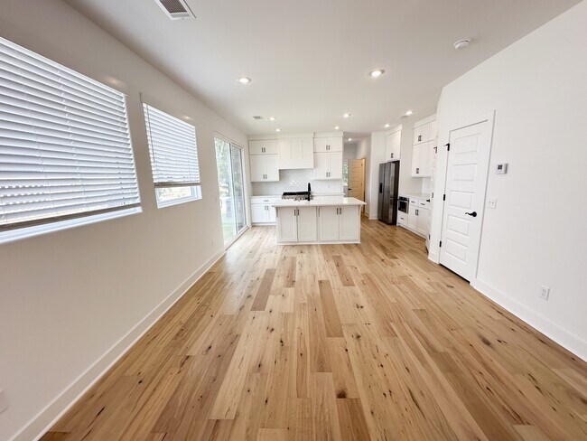Foto del edificio - 1234 W James St