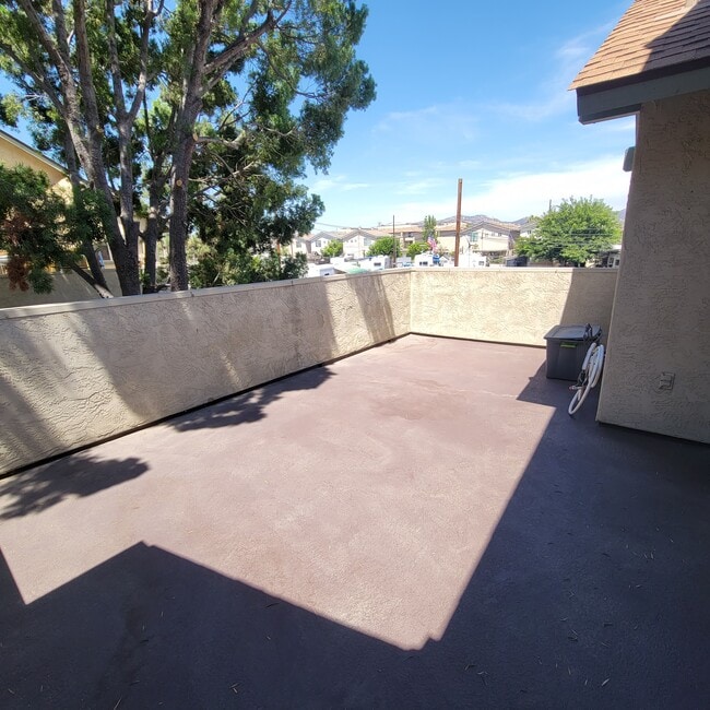 Building Photo - 1131 Decker St