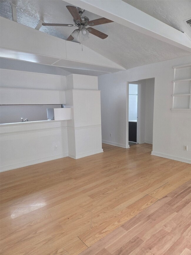 Building Photo - 21401 W Hammond Dr