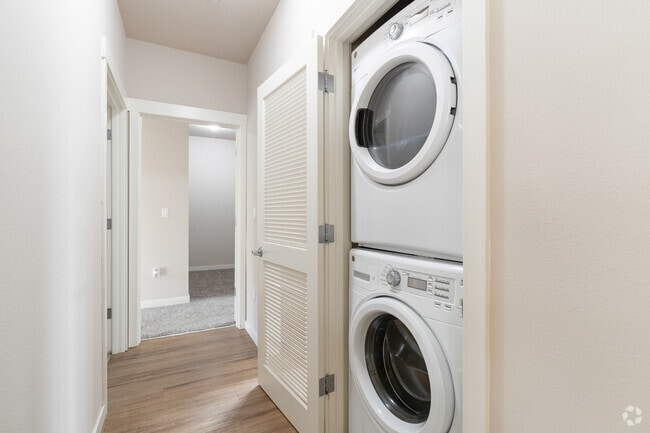 2BR, 2BA - 940SF Laundry - 56 Commons Apartments