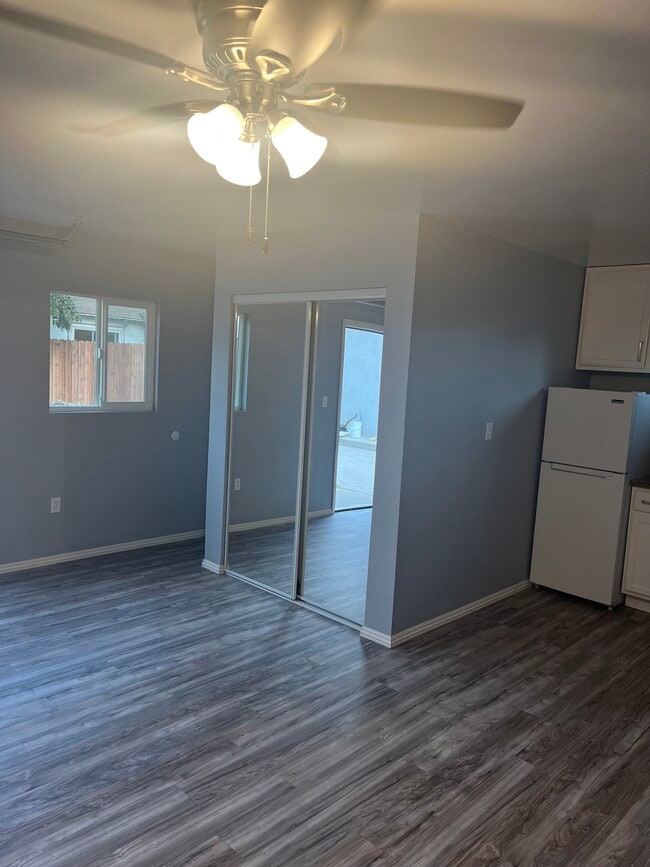 Foto del edificio - 5988 Greenfield Ave