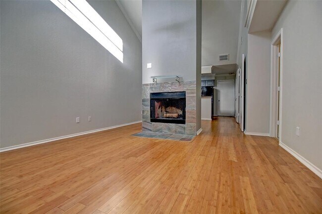 Foto del edificio - 2800 Keller Springs Rd