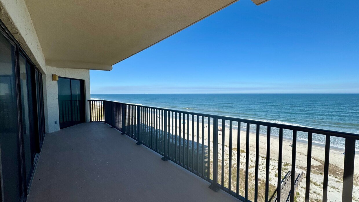 Foto principal - Oceanfront 3 Bedroom 2 Bath Condo. Jackson...