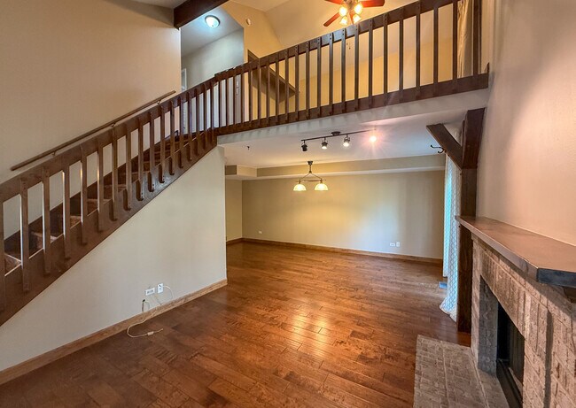 Foto del edificio - 15528 Whitehall Ln