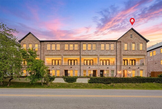 Foto del edificio - 8612 Emnora Ln