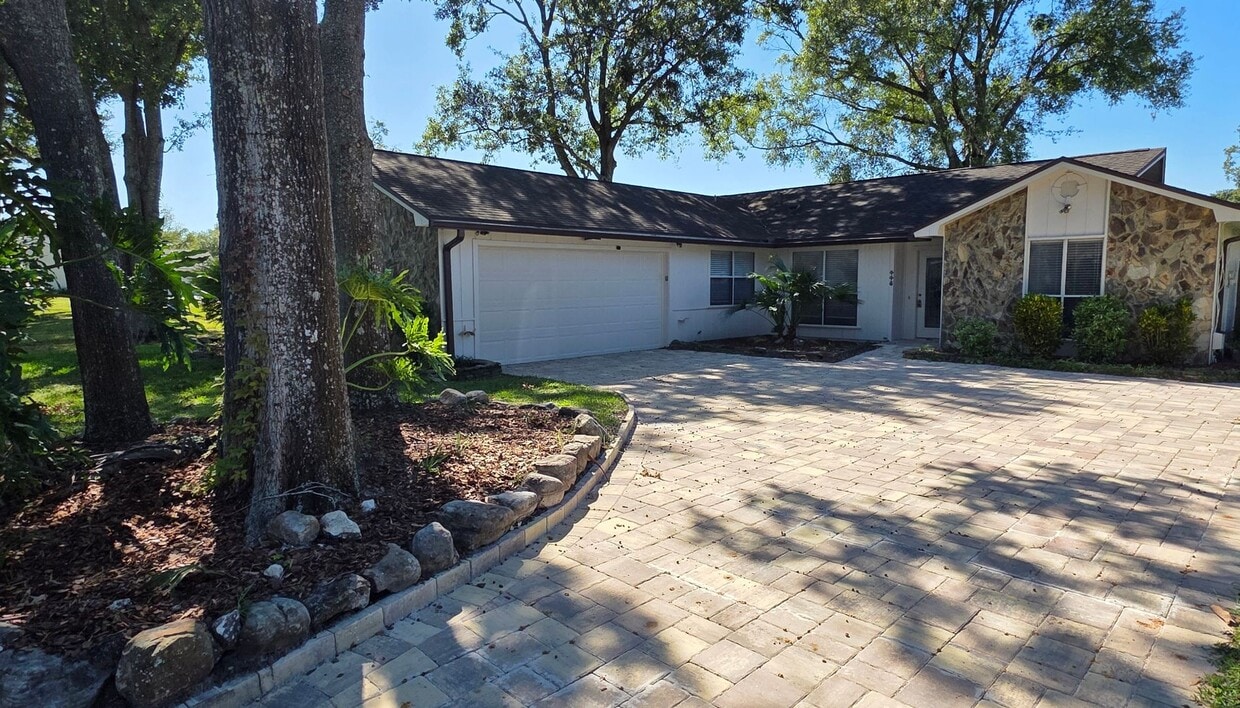 Foto principal - Large 4 Bedroom Located in Arlington!