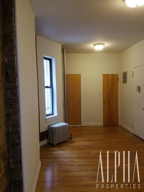 Building Photo - 2034 2nd Ave