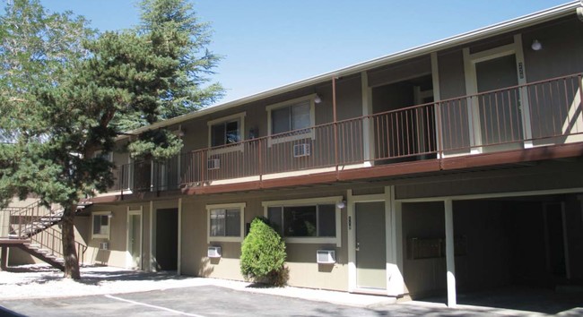 Building Photo - Sierra Crest Apartments